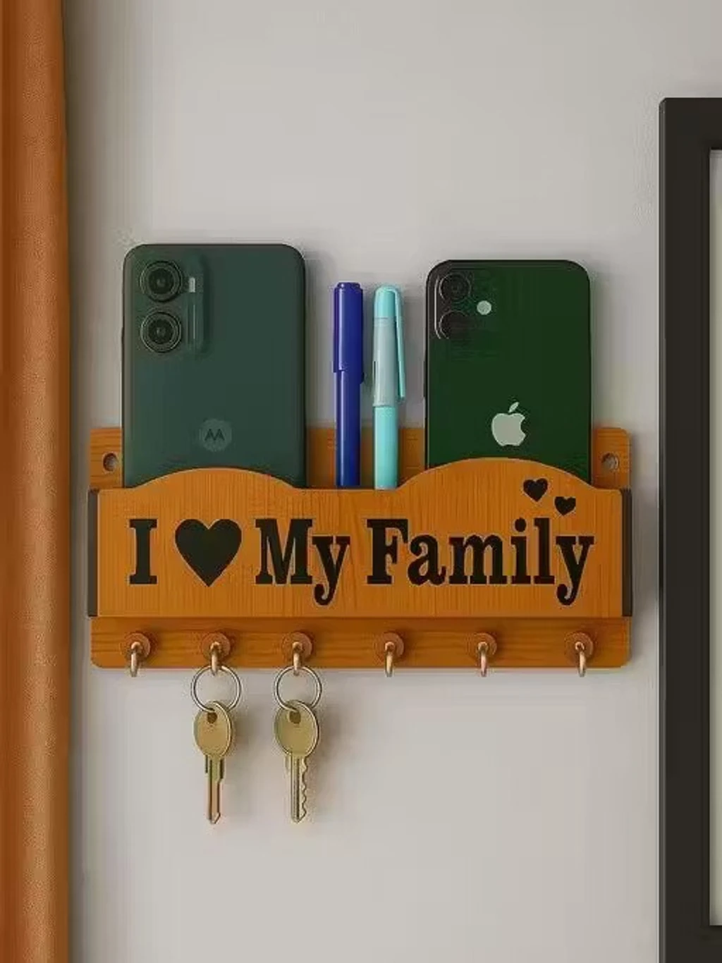 Decorasia “I Love My Family” Wooden Key Holder & Mobile Stand