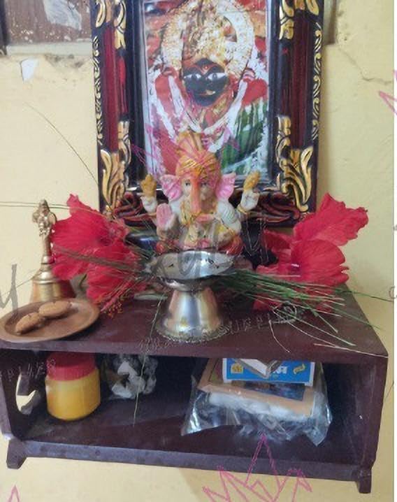 Decorasia Beautiful Traditional Small Wooden Temple for Home, Office & Multipurpose Use | Compact Pooja Mandir for Daily Worship & D�cor