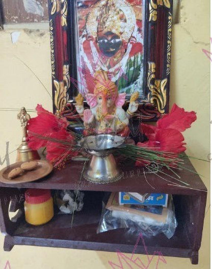 Decorasia Beautiful Traditional Small Wooden Temple for Home, Office & Multipurpose Use | Compact Pooja Mandir for Daily Worship & D�cor